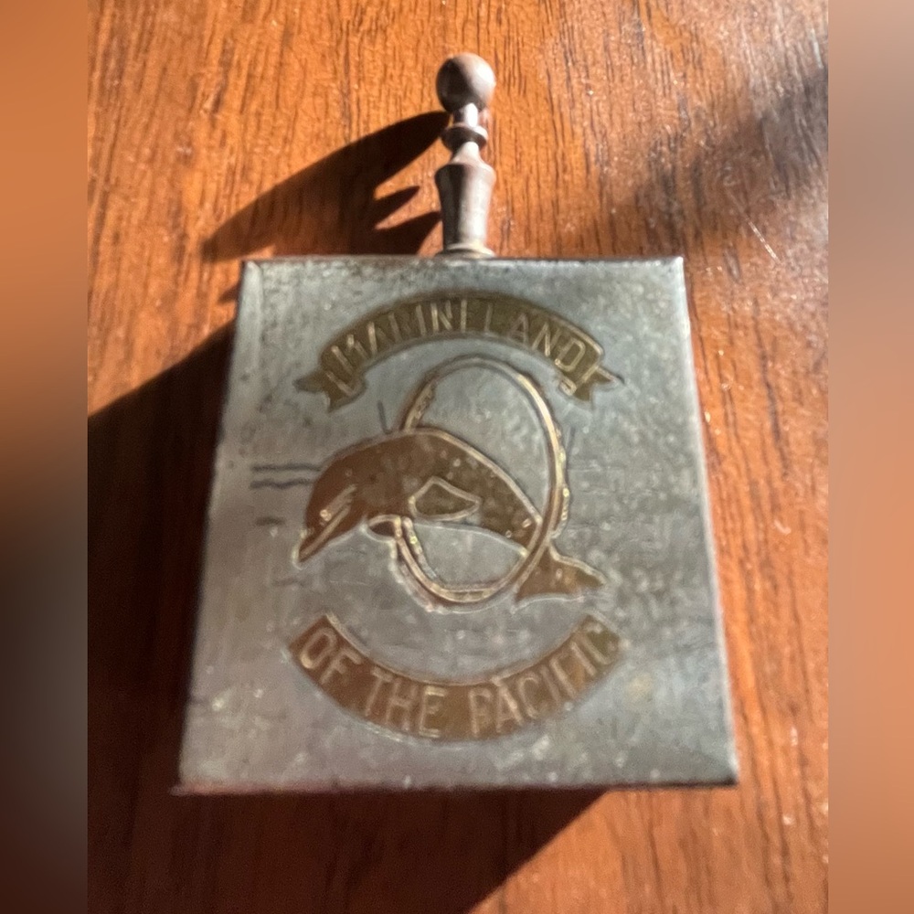 Vintage “Marineland of the Pacific” portable ashtray